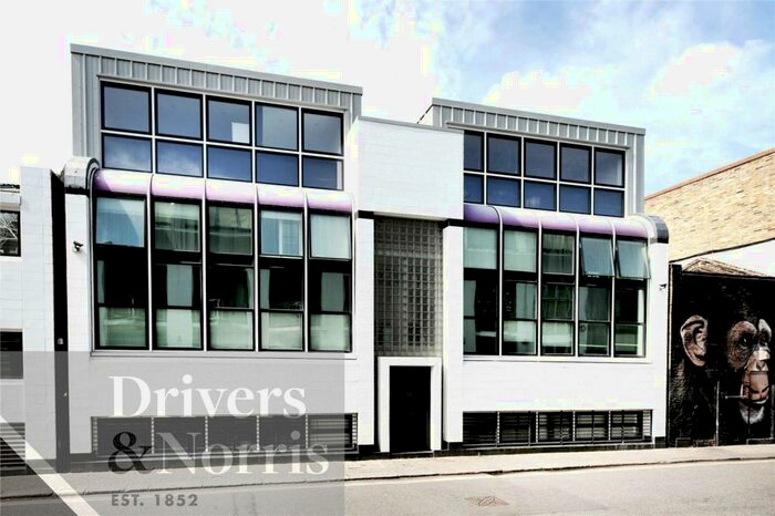 2 Bedroom Apartment To Rent In Stucley Place, Camden, London, NW1