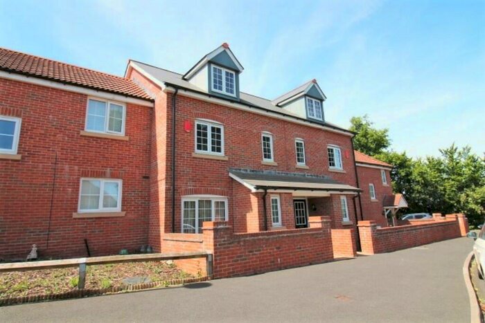 4 Bedroom Town House To Rent In Radfords Turf, EX5