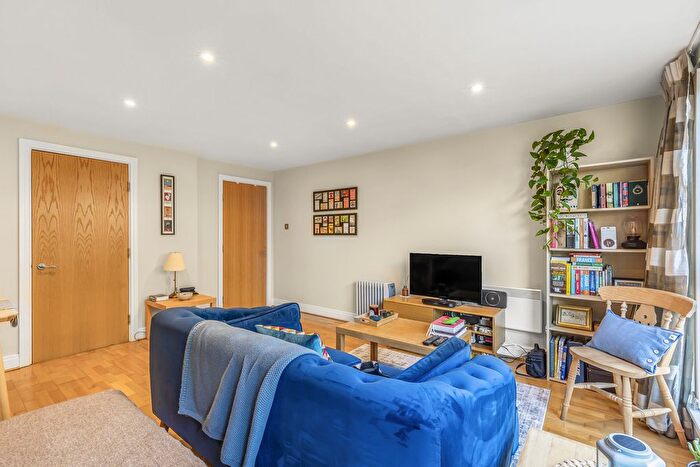 1 Bedroom Flat For Sale In Smugglers Way, London, SW18