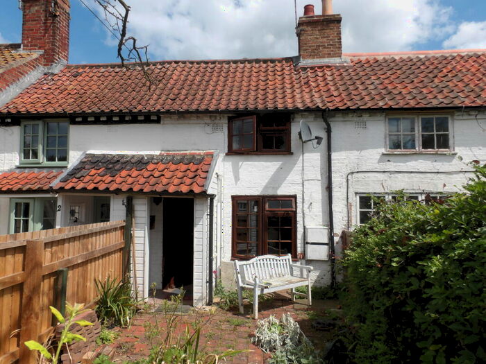 2 Bedroom Cottage To Rent In Grantham Road, Bottesford, NG13