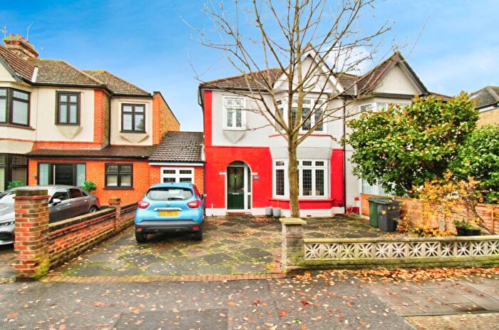 3 Bedroom Semi Detached House For Sale In Upper Brentwood Road, Romford, RM2