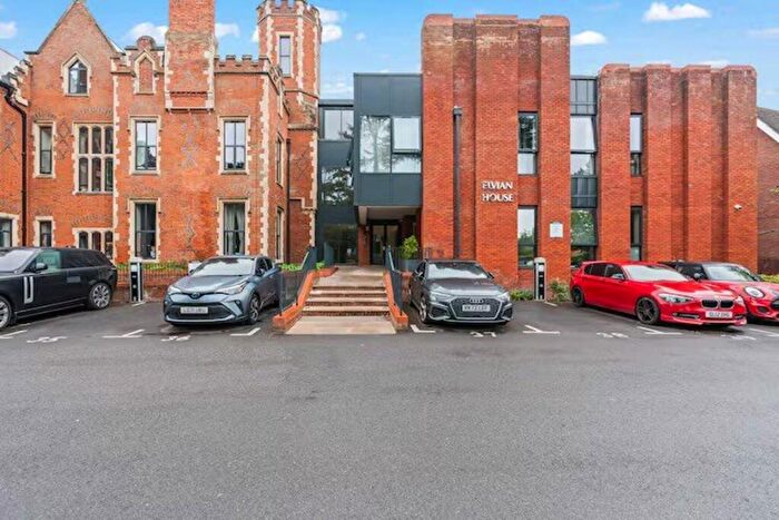 2 Bedroom Flat To Rent In Elvian House, SL1