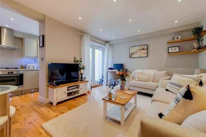 1 Bedroom Flat To Rent In Fernlea Road, Balham, SW12