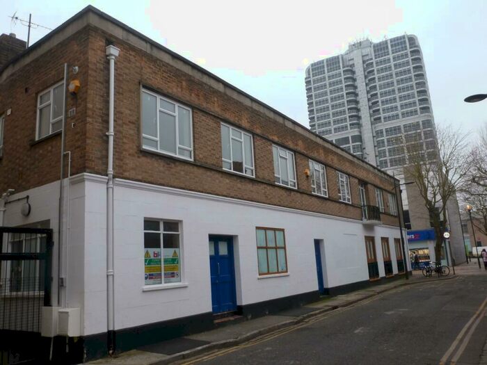 3 Bedroom Flat To Rent In Bridge Street, Swindon, SN1
