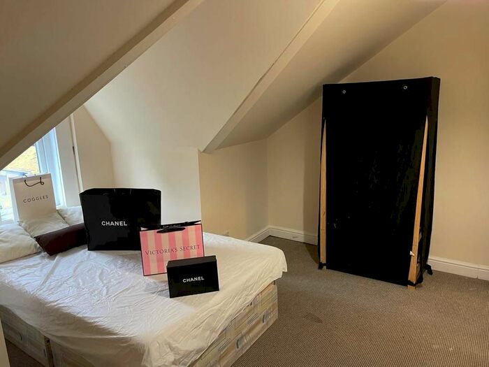 1 Bedroom Flat To Rent In Armley Ridge Road, Armley LS12