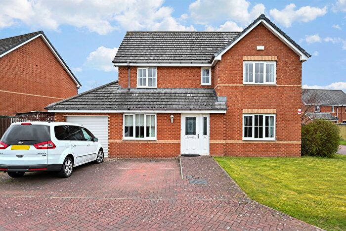 5 Bedroom Detached House For Sale In Lindsay Circus, Rosewell, EH24