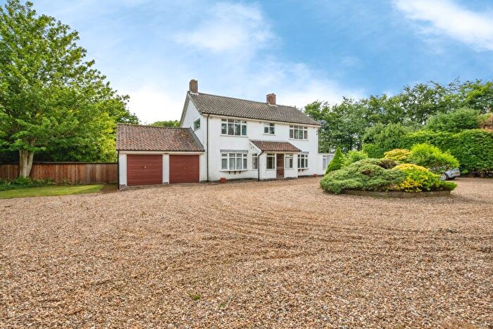 4 Bedroom Detached House For Sale In Carr Lane, Roughton, Norwich, Norfolk, NR11