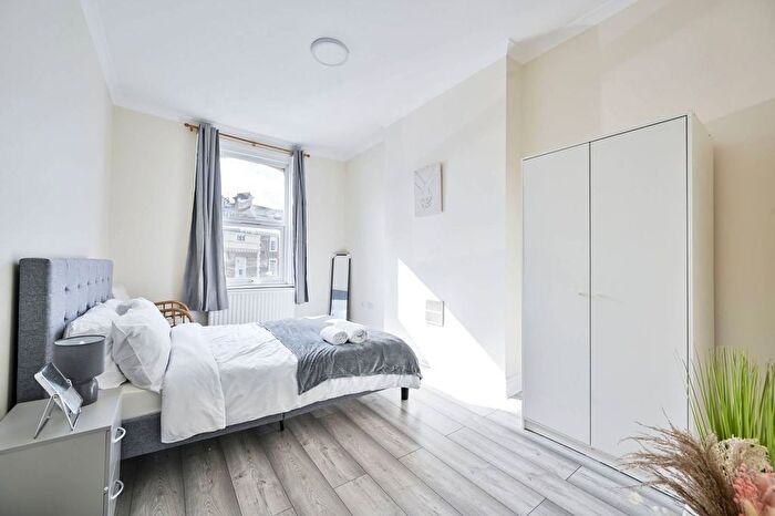 5 Bedroom Flat To Rent In Kew Bridge Road, Kew Bridge, Brentford, TW8