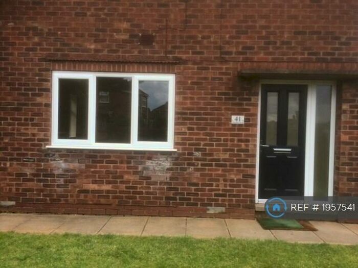 1 Bedroom Flat To Rent In Staindale Road, Scunthorpe, DN16