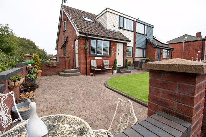 3 Bedroom Semi-Detached Bungalow For Sale In Elsie Street, Farnworth, Bolton, BL4