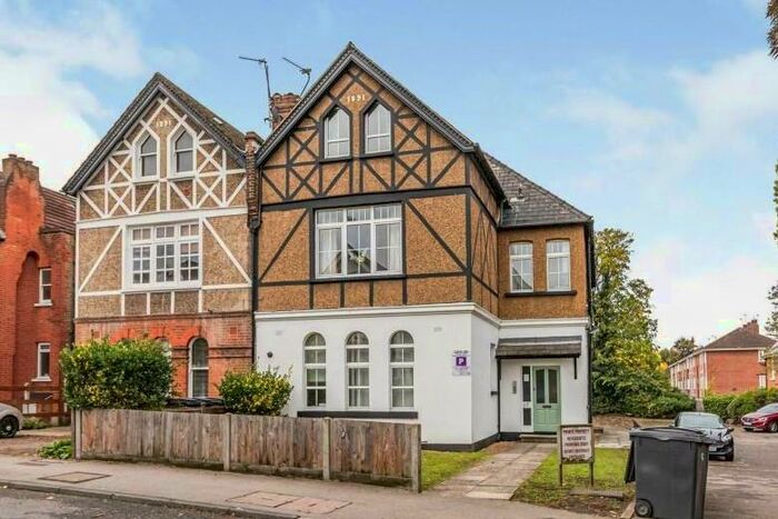 1 Bedroom Apartment To Rent In Cranes Park, Surbiton, KT5