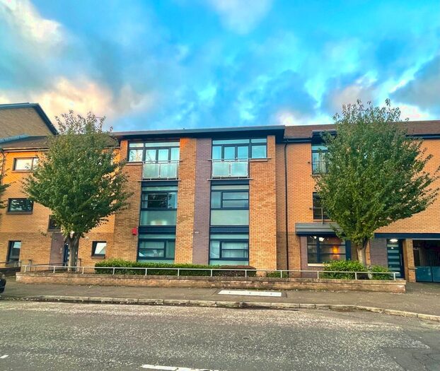 3 Bedroom Flat To Rent In Amulree Street, Glasgow G32
