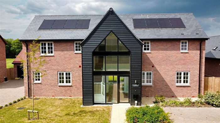 4 Bedroom Detached House For Sale In Crookwood Lane, Urchfont, SN10