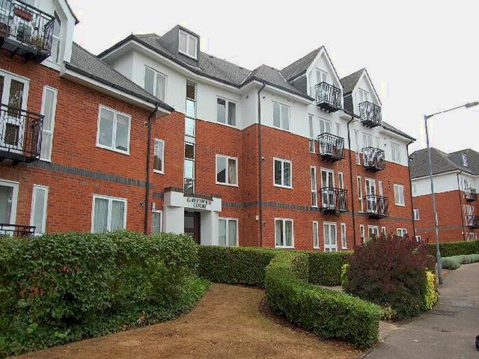 1 Bedroom Flat To Rent In Park View Close, St Albans, AL1