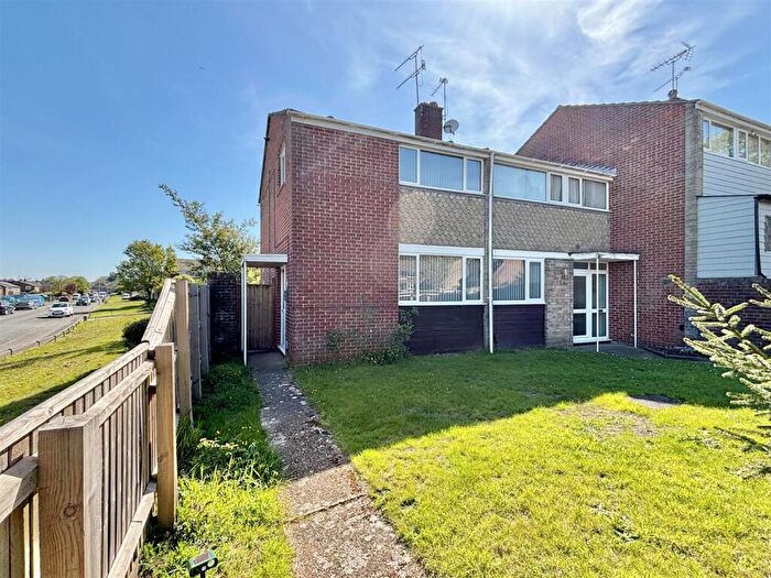 3 Bedroom End Of Terrace House For Sale In Russell Gardens, Poole, BH16
