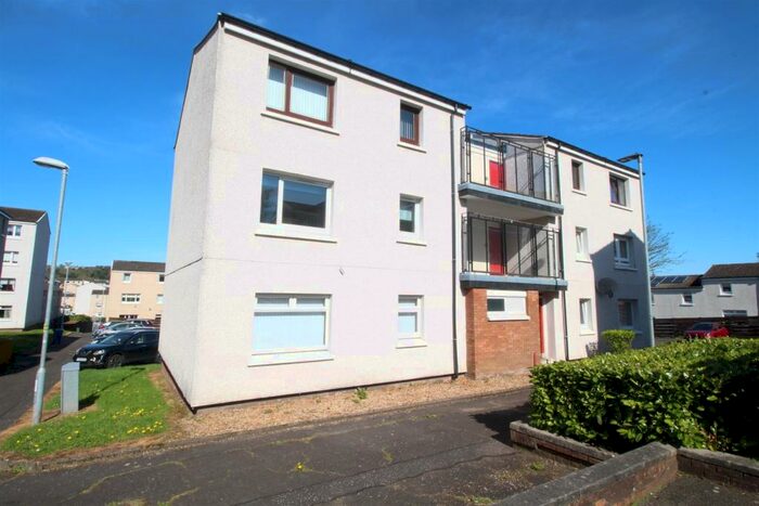 2 Bedroom Flat To Rent In Roxburgh Avenue, Greenock, PA15