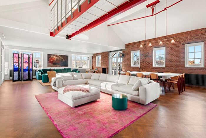 3 Bedroom Flat To Rent In Old Library Apartments, Battersea High Street, SW11