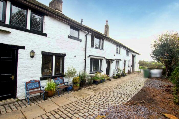 5 Bedroom House To Rent In Elbut Lane, Bury, BL9