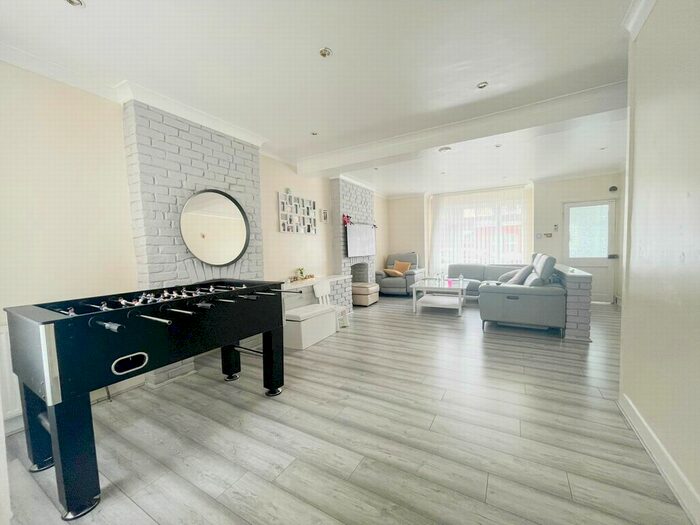 3 Bedroom Semi-Detached House To Rent In Mayfield Road, Enfield, EN3