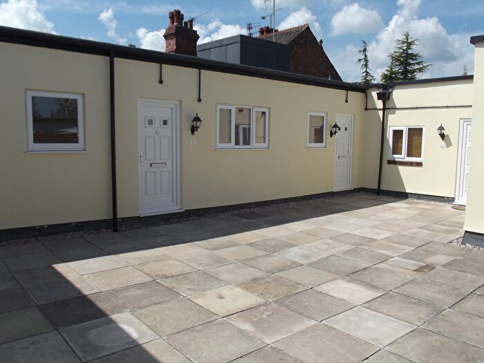 2 Bedroom Property To Rent In B Alcester Road, Studley, B80