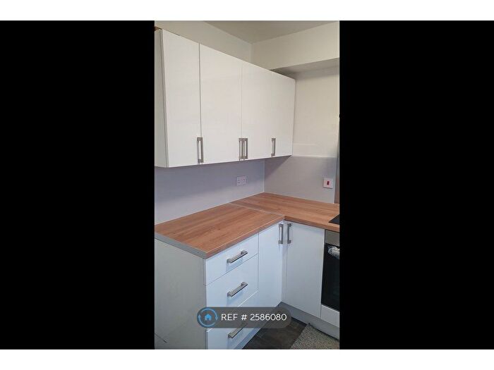 2 Bedroom Flat To Rent In Waldeck Road, Luton, LU3