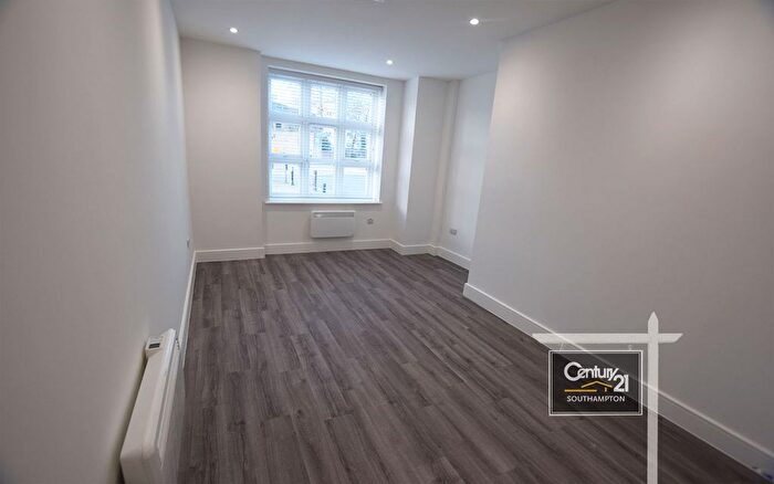 1 Bedroom Flat To Rent In |Ref: |, Chiltern House, College Place, Southampton, SO15