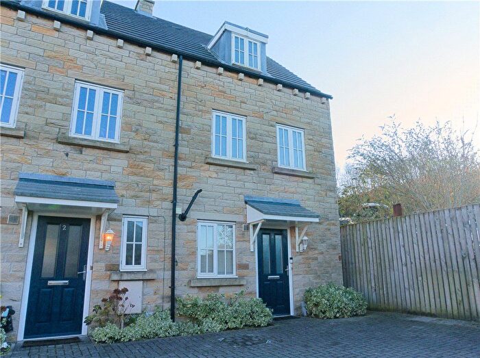 3 Bedroom End Terrace House For Sale In Wharfe Court, Otley, West Yorkshire, LS21
