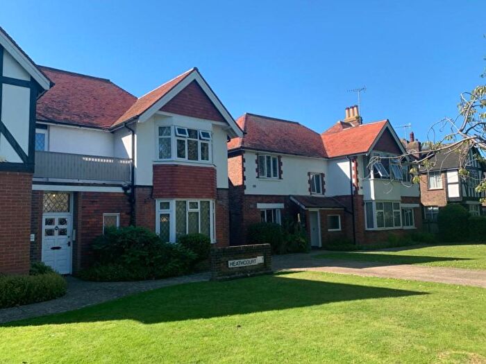 1 Bedroom Apartment To Rent In St. Floras Road, Littlehampton, BN17