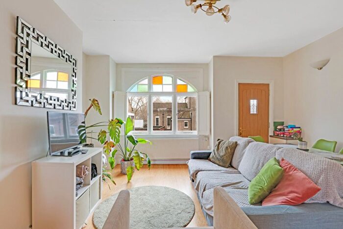 2 Bedroom Flat For Sale In Sydenham Road, London, SE26