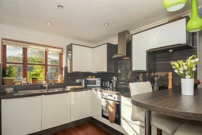 2 Bedroom Apartment To Rent In Green Ridges, Oxford, OX3