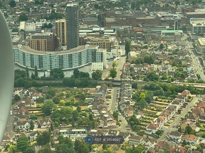 1 Bedroom Flat To Rent In The Blenheim Centre, Hounslow, TW3