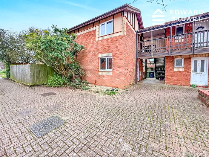 1 Bedroom Flat For Sale In Long Pasture, Peterborough, Cambridgeshire, PE4