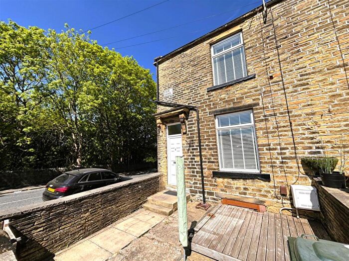 2 Bedroom End Of Terrace House For Sale In Fairbank, Shipley, BD18