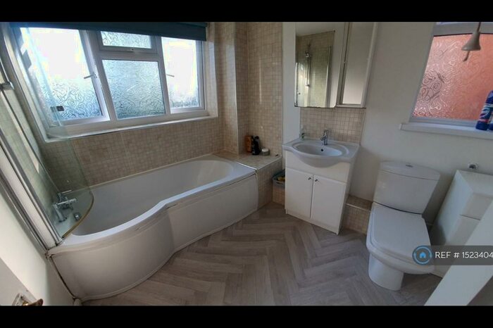 3 Bedroom Semi-Detached House To Rent In Woodend, Birmingham, B20