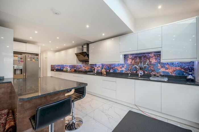 5 Bedroom Semi-Detached House To Rent In Salmon Street, Wembley Park, London, NW9