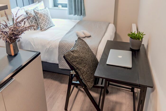 Studio To Rent In Queens Drive, London, N4