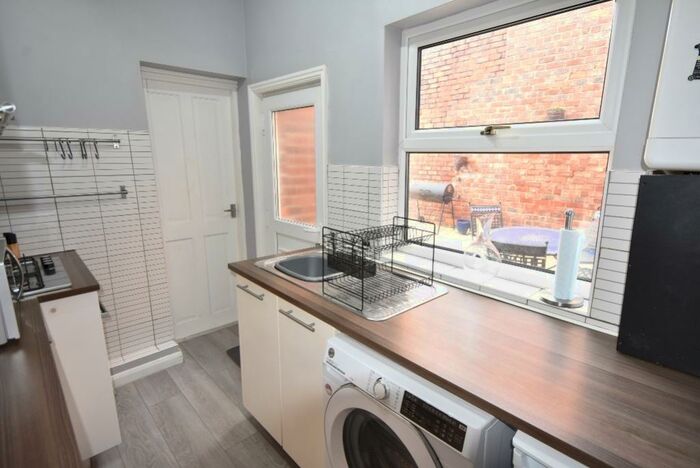 2 Bedroom Flat To Rent In Spencer Street, Heaton, NE6
