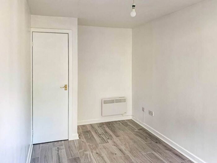 1 Bedroom Flat For Sale In Imberwood Close, Warminster, BA12