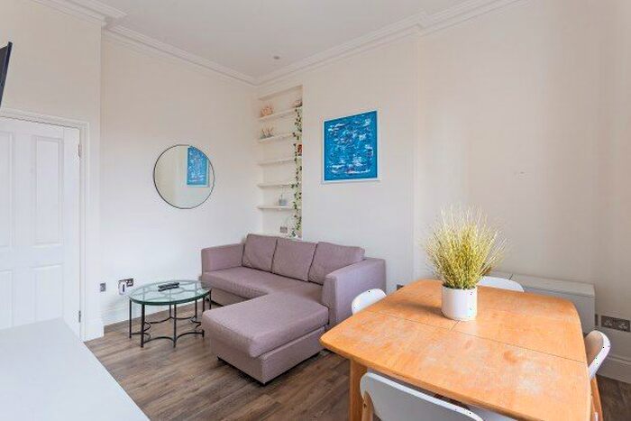 2 Bedroom Flat To Rent In Aldridge Road Villas, London, W11