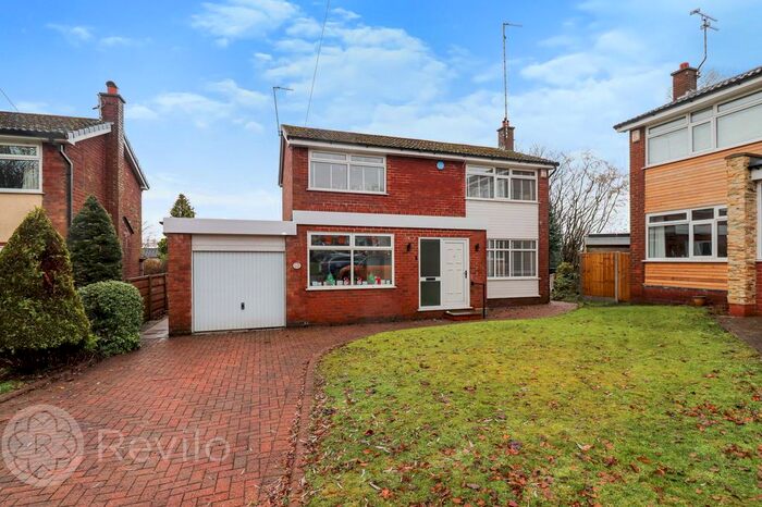 3 Bedroom Detached House To Rent In Somerset Grove, Rochdale, OL11