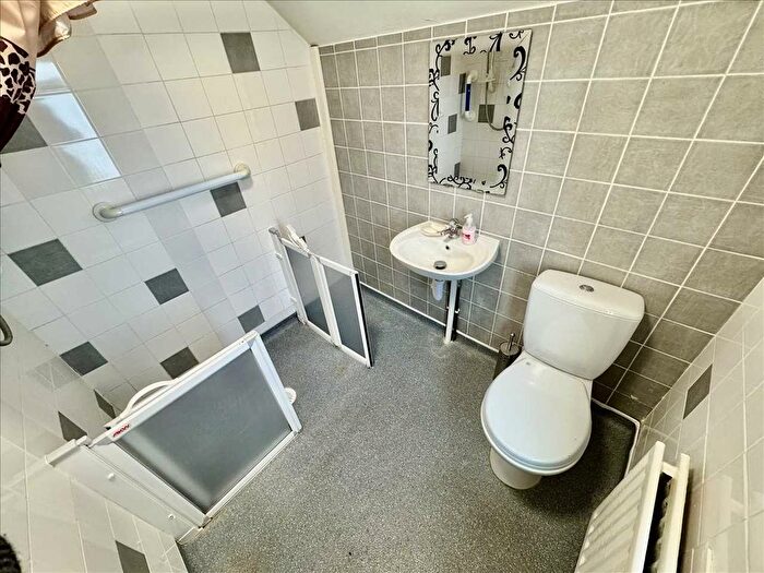 3 Bedroom Bungalow For Sale In Sheila Avenue, Wednesfield, Wolverhampton, WV11