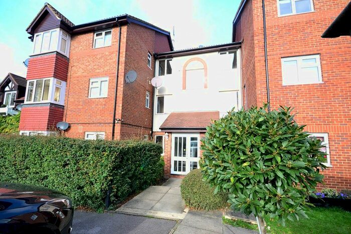 1 Bedroom Flat To Rent In Sterling Gardens, New Cross, SE14