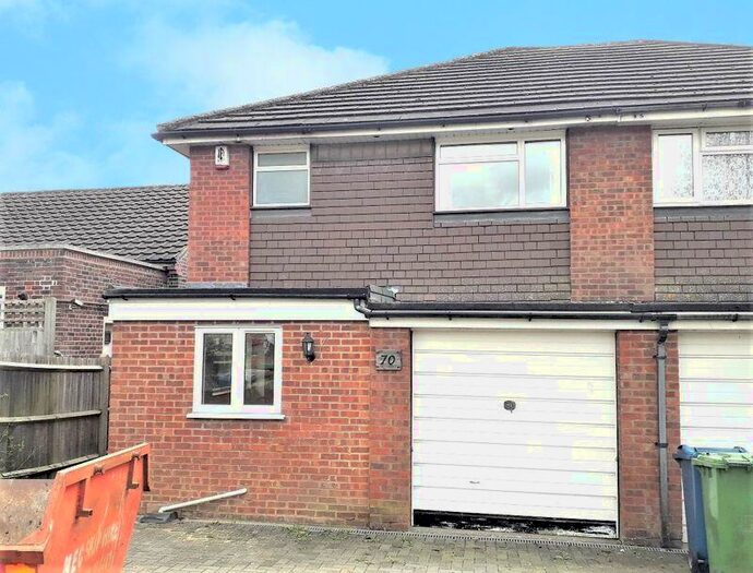 3 Bedroom Semi-Detached House To Rent In Sherington Avenue, Hatch End, HA5