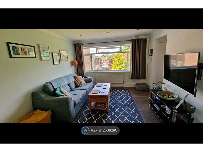 2 Bedroom Flat To Rent In Albion Road, Sutton, SM2
