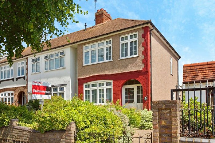 3 Bedroom End Of Terrace House For Sale In Ascension Road, Romford, RM5