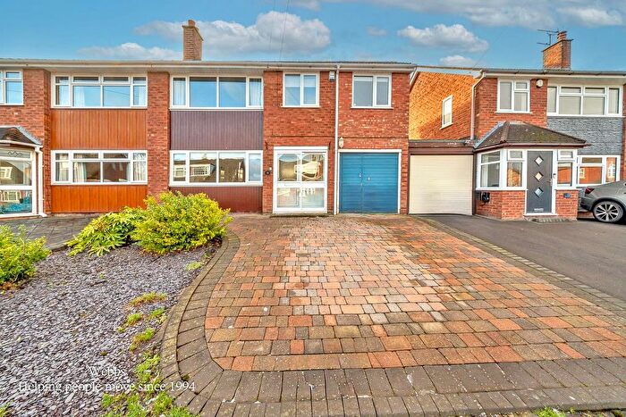 4 Bedroom Semi Detached House For Sale In New Horse Road, Cheslyn Hay, Walsall, WS6