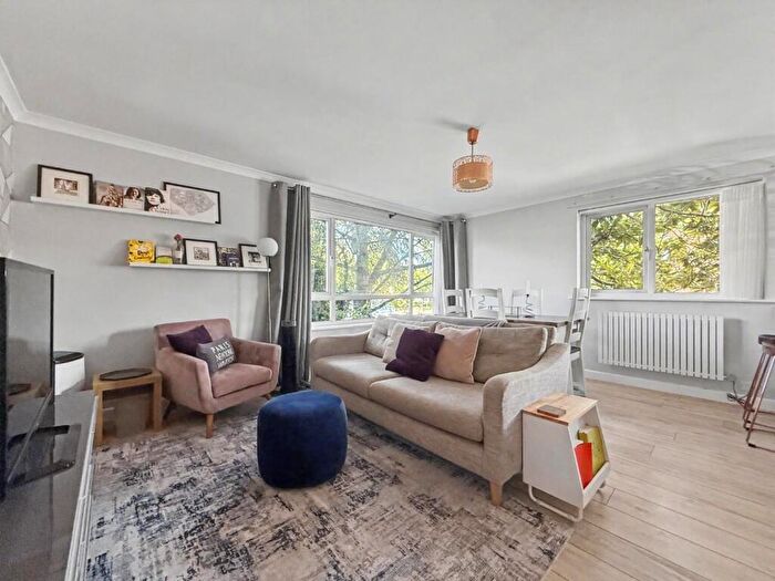 2 Bedroom Apartment To Rent In Osborne Road, Windsor, SL4