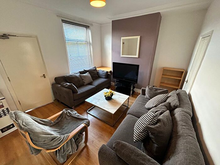 5 Bedroom Terraced House To Rent In Bentley Lane, Leeds, LS6