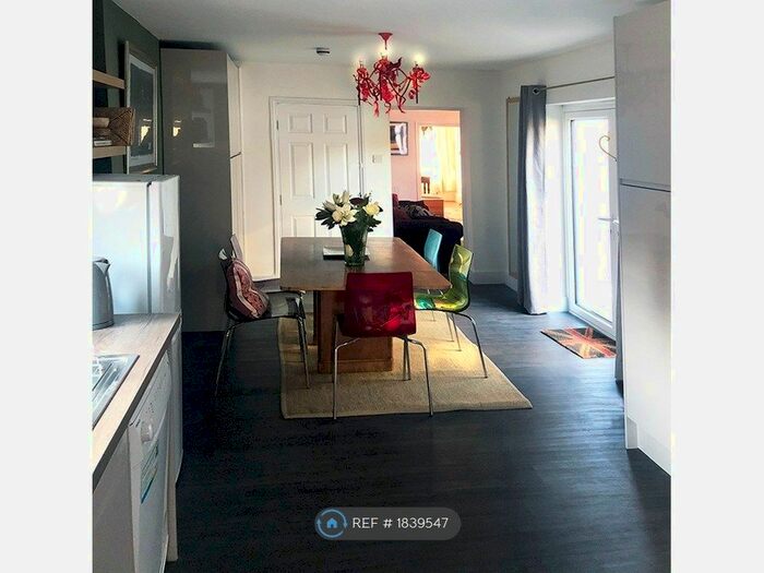 1 Bedroom Flat To Rent In Muswell Hill Road, London, N10