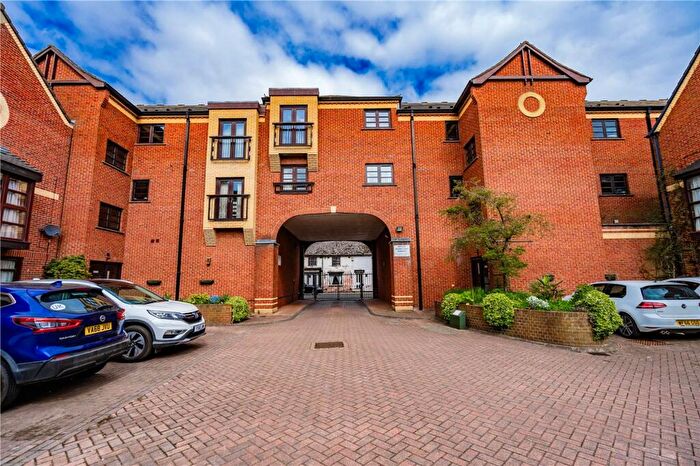 2 Bedroom Property For Sale In Wellowgate Mews, Grimsby, DN32